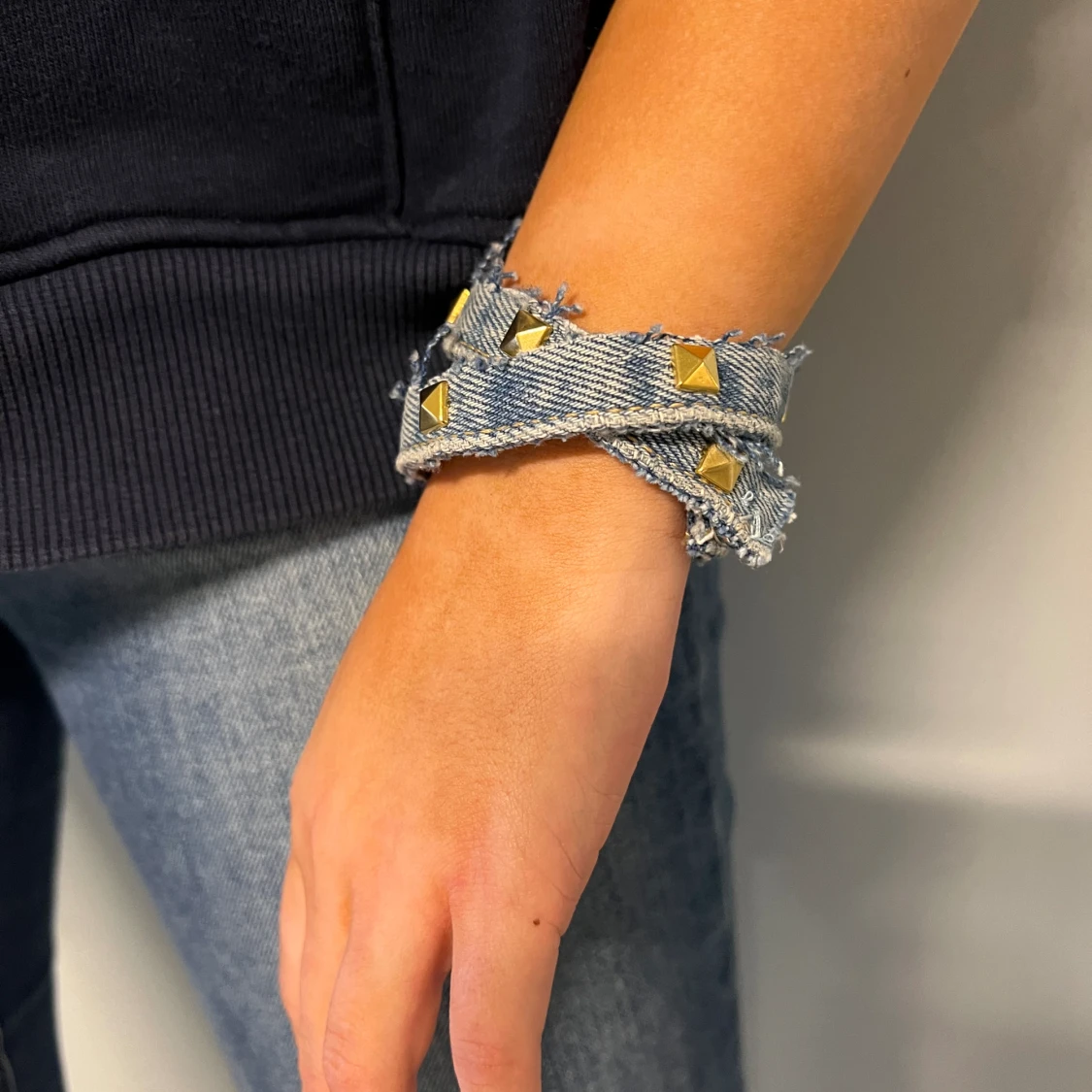 Dubbelt Armand med nitar⚡️