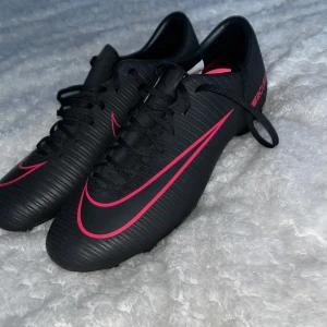 Nike Mercurial Fotbollsskor - Oanvända Nike Mercurial Storlek 40,5 