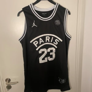 JORDAN X PSG LIMITED EDITION - Jordan X psg limited edition. Finns inte o köpa längre