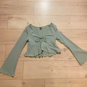 Gullig topp - Superfin nästan aldrig använd topp💚 passar S/M