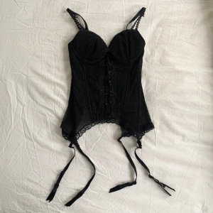 Korsett - Svart korsett!