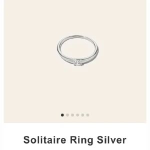 ANI silver ring - Säljer min fina silver ring från ANI jewels som är i jätte fint skick, nypris 650kr (i 925 sterling silver) den rostar då alltså inte! I strl 17