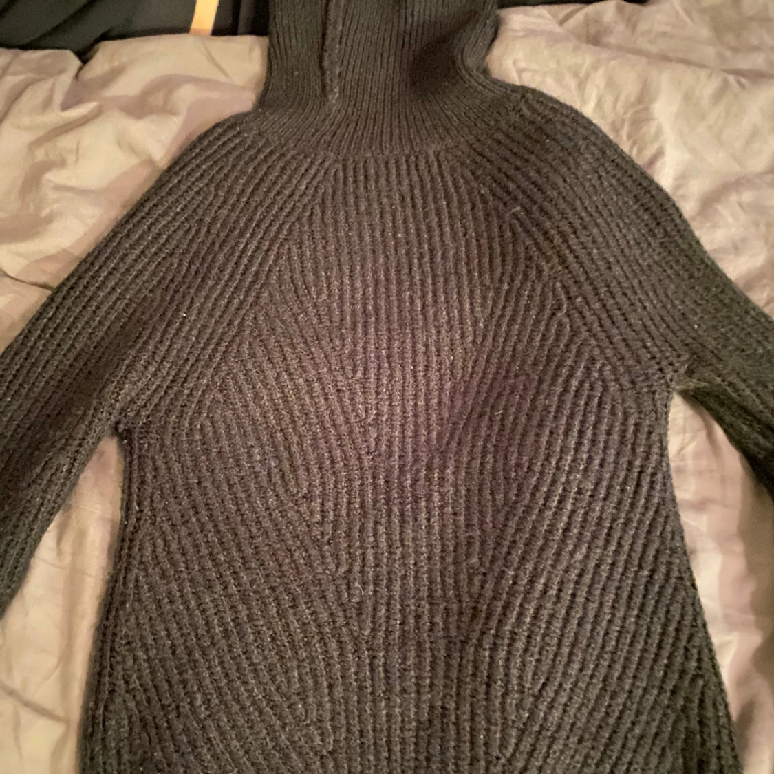 Svart sticktröja - 90