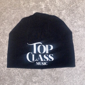 Top class music mössa - Top class music mössa i bra skick 