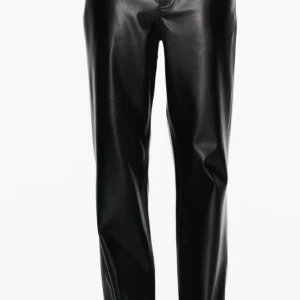 Zara läder byxor - Använda en gång eftersom dem var stora på mig och priset kan även diskuteras 