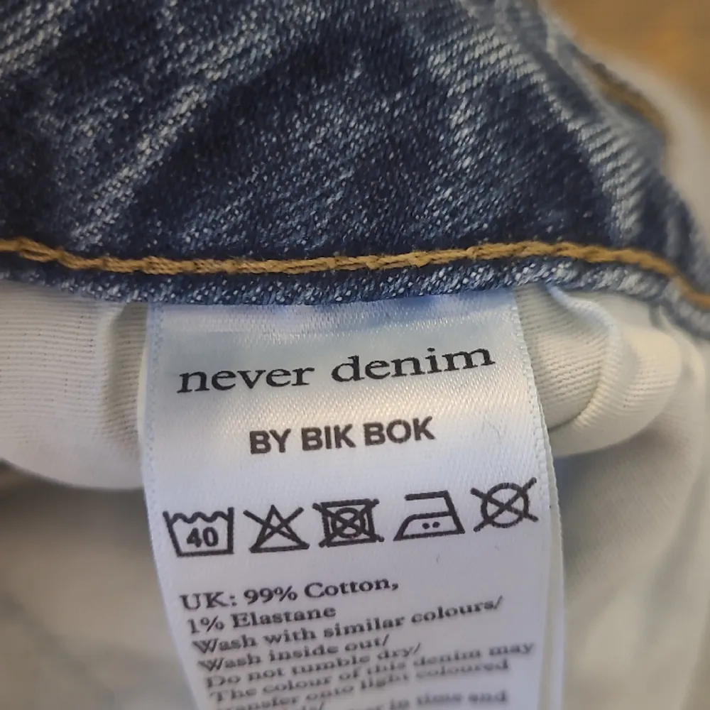 Ett pqr bik bok jeans säljer då jag aldrig yar använt dom🫶. Jeans & Byxor.