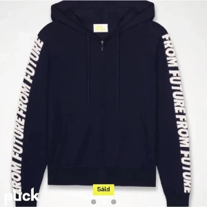 From future kofta - From future kofta i svart, fint skick förutom två små hål på ärmen