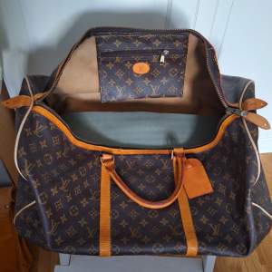 Louis Vuitton Keepall 55  Louis Vuitton Keepall 55 Monogram Canvas (Obs kopia) En (kabin vänlig) klassisk favorit från Louis Vuitton, weekend bag 