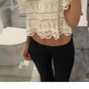 Lågmidjade kostymbyxor  - Dom är i bra skick aldrig använda, för korta på mig 