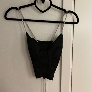 Topp  - Festlig topp som endast använts 1 gång❤️