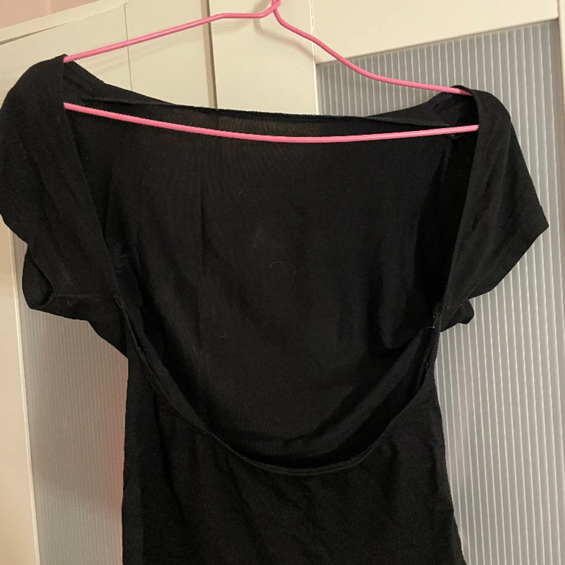 Topp med öppen rygg - 90