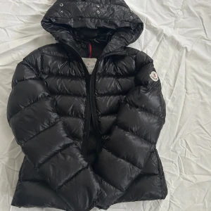 Moncler jacka - Monclerjacka Storlek 1, vilket motsvarar xs/s Fint skick 9/10
