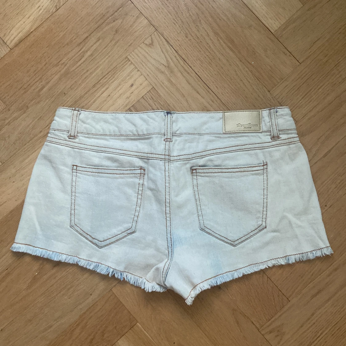 Super snygga lowrise jeans shorts💕💕💕 - 90