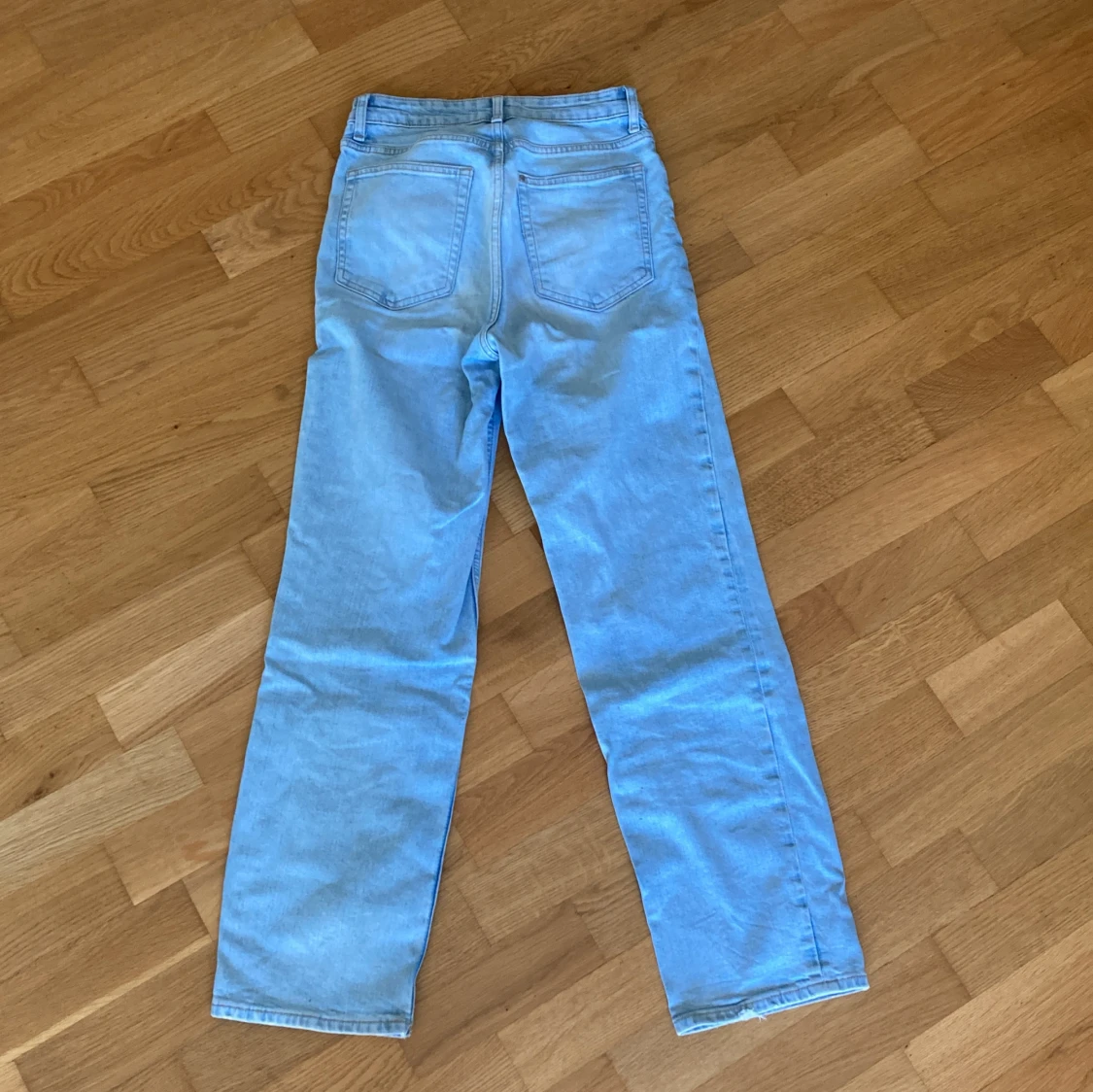 Ljusa blåjeans - 91