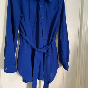 Skjorta  - Använd 2 gånger bara 