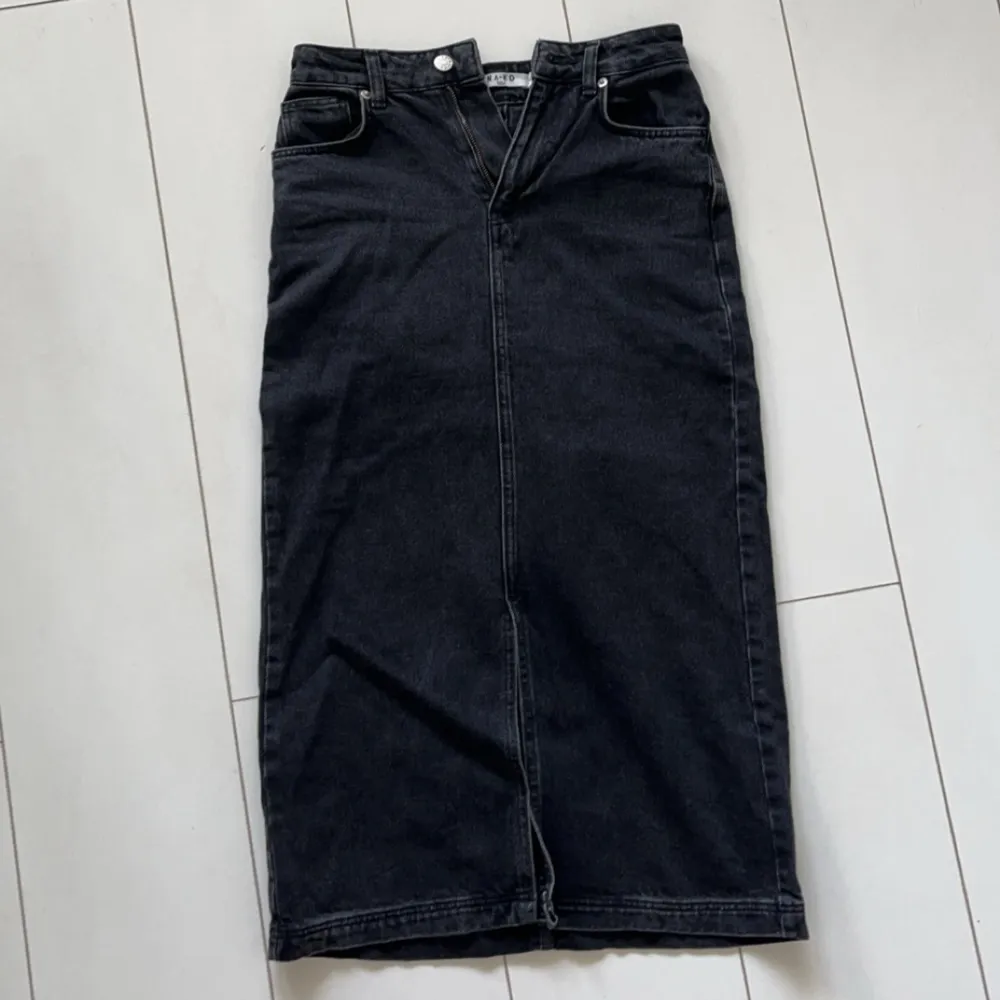 Jeans kjol i strl xxs-xs. Kjolar.