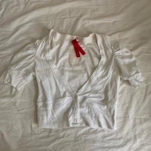 Bolero - Fett snygg bolero najs å ha över ett linne 