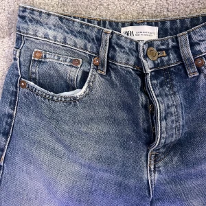 Zara Jeans 💓💓 - Mörkblå färg! Tryck på köp nu ❣️❣️