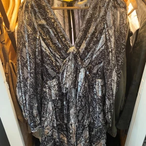 Festklänning  - Snygg festklänning från Michael Kors i bra skick 