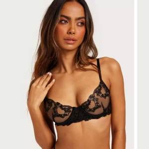 Oanvänd jättefin bh från Nelly! - Helt oanvänd (har prislapp på), säljer för att det var fel storlek för mig!   Originalpris 279kr 