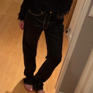 Eytys jeans  - Super coola eytys jeans👌🏽sparsamt använda, skulle säga att dom är strl 36, jag är 164❤️