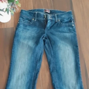 Lowwaist bootcut jeans - Aldrig använda då de var lite för stora för mig. Skriv för fler bilder💕