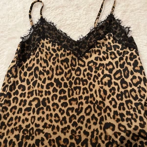 Leopard linne - Aldrig använd storlek XXS/XS/S/M