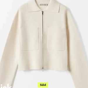 Beige kofta Åhléns   - Superfin beige kofta från Åhléns🩷rak i armarna