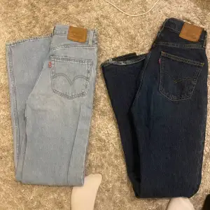 Säljer nu dessa levis jeans eftersom de blivit för små för mig. Dom ljusblåa är utsvängda och dom mörkblåa är bootcut. Kan tänka mig sälja dem för 499kr. Dom ljusblåa är i storlek 24 och den mörkblåa är i storlek 25.