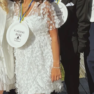 Studentklänning  - Köpt på bubbleroom, använd 1 gång💕 säljer för halva priset. 