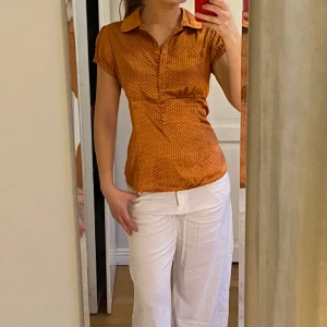 Blus - Säljer denna supersöta blus som tyvärr inte kommer till användning längre. 💕
