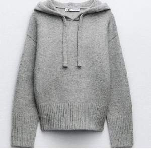 Stickad hoodie från zara storlek M🤍går ner i pris vid snabb affär