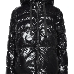 Guess jacka - Säljer min guess jacka då den inte kommer till användning längre. Den är nyskick och storlek S. Skriv för fler bilder! 