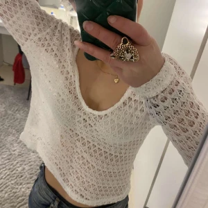 Stickad vit topp - As snygg tröja som är i nyskick💕