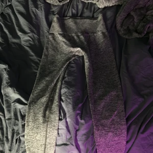 Tränings byxor  - Fina gråa tränings byxor 