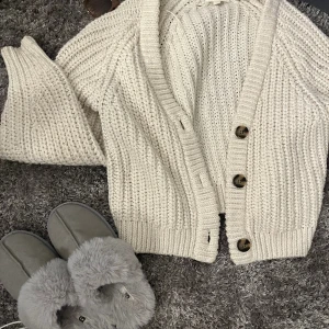 Tröja från hm  - Superfin tröja från hm, knappt använd i storlek s