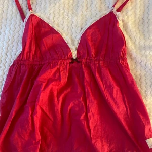 Odd Molly  - Super gulligt spetslinne ifrån odd Molly. Helt nytt med prislapp kvar🥰 stl 3 vilket motsvarar L men passar mig med XS/S. Lite ljusare färg i verkligheten. Kom med prisförslag💕