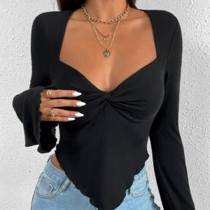 Svart topp - Jättesnygg svart topp. Aldrig använd