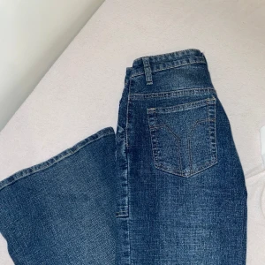 Jeans - Passar mig i längden som är 172cm. Bra skick.