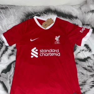 Liverpool T shirt Storlek S - Oanvänd. Vid frågor Dm’a