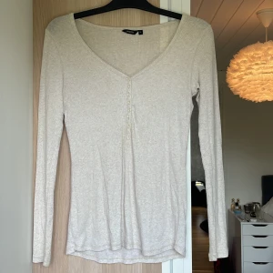 Långärmad tröja 🫶🏻 - ljus beige/vit tröja🫶🏻