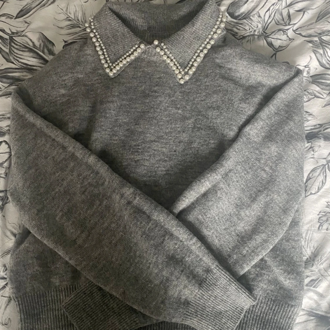 Stick tröja med pärlkrage - 90