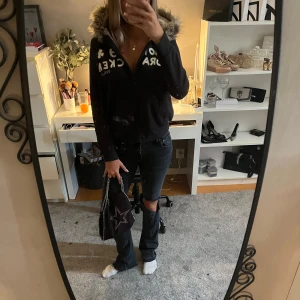 Hoodie  - Jätte fin hoodie med päls på luvan