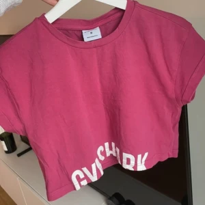 Gymshark topp - Crop top från Gymshark, mycket fint skick