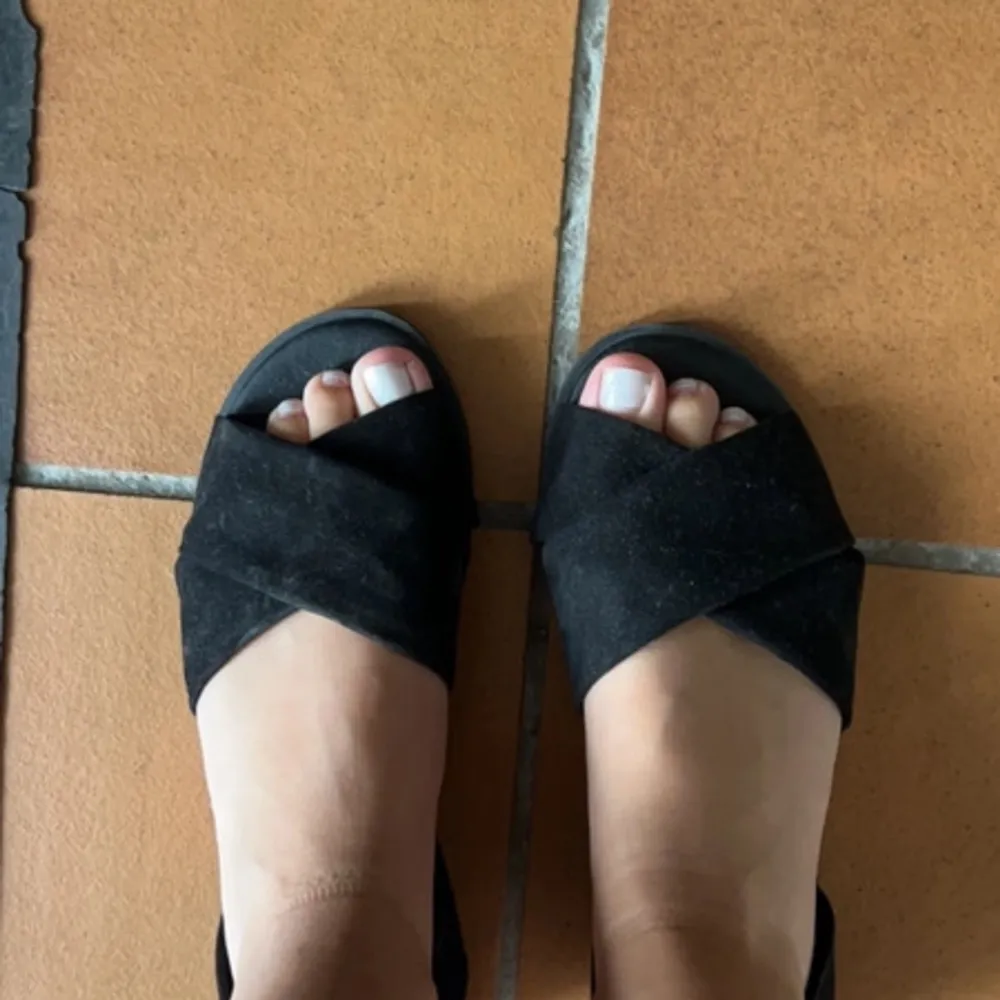 Svarta sandaler ifrån Deichmann♥️  Storlek: 39♥️ ♥️♥️♥️. Skor.