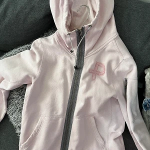 Tröja - En sport tröja från pelle strl S 