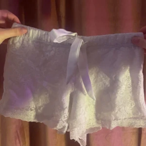 Be teen, spets shorts - Ett par jätte sköna spetsshots, om man passar i dom (som jag då inte gör längre)😅 Nåra år gammla inte mycket använda, dubbla lager innuti ” mjukt” 