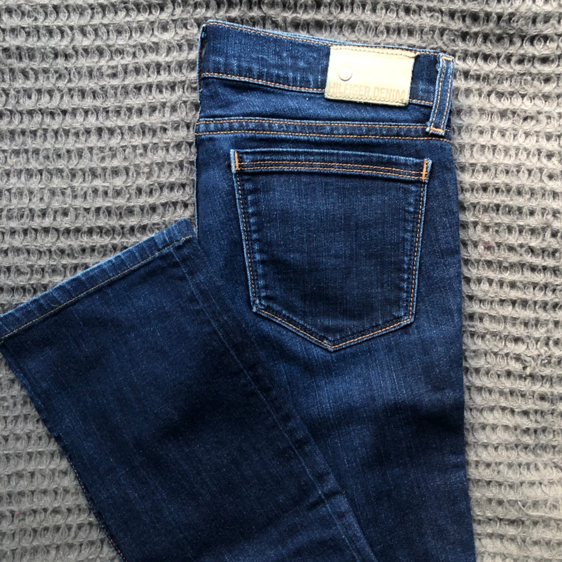 Blå low waist jeans