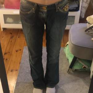 Supersnygga vintage jeans i storlek 28💋