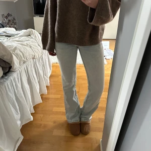 Jeans  - Så fina jeans från pull&bear🤍 storlek 34